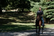 Peter Burke (Tim DeKay)