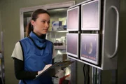 HOUSE -- "Adverse Events" Episode 503 -- Pictured: (l-r) Olivia Wilde as Dr. Remmy Hadley/Thirteen -- NBC Photo: Adam Taylor