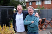 V.l.: Pete Hill und Alan Titchmarsh. Die Verwendung des sendungsbezogenen Materials ist nur mit dem Hinweis und Verlinkung auf RTL+ gestattet.