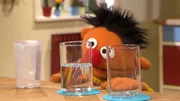 Ernie experimentiert mit.