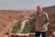 Christopher Clark vor einem marokkanischen Wadi