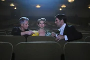 Nachdem Hotch (Thomas Gibson, r.) niedergestochen wurde, kämpft er um sein Leben. Dabei hat er Visionen von seiner verstorbenen Ehefrau Haley (Meredith Monroe, M.) und seinem Gegenspieler Foyet (C. Thomas Howell, l.) ...