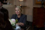 Die warmherzige Candace (Barbara Niven) unterstützt Tess bei den Ermittlungen.