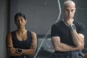 l-r: Kimi (Diana Bermudez) und Felix Strickland (Pavle Jerinic)