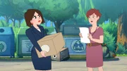 Frau Gruber (l.) hat ihren Riesen, der als Werbefigur diente, entfernt - und das gerade, als Frau Klotz (r.) sich damit abgefunden hatte.
