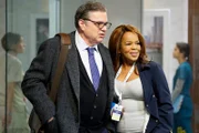Daniel Charles (Oliver Platt) und Caroline Charles (Paula Newsome)