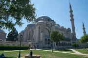 Die Süleymaniye Moschee in Istanbul ist ein ottomanisches Bauwerk aus dem 16. Jahrhundert.