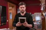 Während Eva im Krankenhaus mit der Chemo kämpft, versucht Andreas (Ralph Gassmann) zu Hause alles am Laufen zu halten.