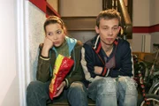 Hannah denkt an Marc und Jürgen trauert Sabrina hinterher.