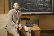 Ein drogensüchtiger Punkrocker leidet an äußerst merkwürdigen Symptomen. Dr. Eric Foreman (Omar Epps) und seine Kollegen versuchen, den Grund für die Krankheitszeichen herauszufinden ...