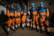 Wenn ein Feuer im Bergwerk ausbricht, hilft die Bergwerk-Rettungstruppe: die Grubenwehr.
