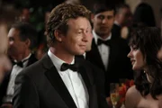 Versucht mit seinem besonderen Gespür für Menschen einen neuen komplizierten Mordfall zu lösen: Patrick Jane (Simon Baker) ...