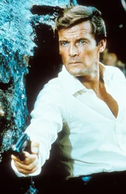 James Bond (Roger Moore)