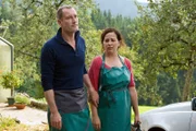 Dr. Hansen ( Heikko Deutschmann) stellt seine neue Assistentin Isa Nagel (Nora Jokhosha) auf die Probe.