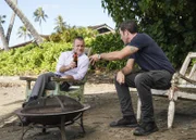 L-R: Danny Williams und Steve McGarrett.