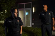 Andy Herrera (Jaina Lee Ortiz, l.); Robert Sullivan (Boris Kodjoe, r.)