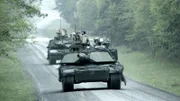 Zwei M1-Panzer.
