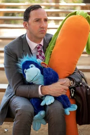 Gary Walsh (Tony Hale)