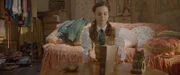 Theo (Eloise Little) versucht ihre überbordende Magie in den Griff zu bekommen.