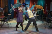 Rajeshs Traum von Bollywood: Bernadette (Melissa Rauch, l.) und Rajesh (Kunal Nayyar, r.)