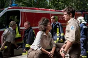 Jonas (Philipp Danne) und Emilia (Liza Tzschirner) sind ein tolles Team - nicht nur bei der Arbeit.