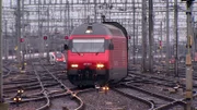 einfahrender Zug