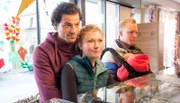 Die Zeiten in denen Kathrin (Johanna Christine Gehlen) beim Bäcker nur ein Brötchen kauft, sind dank Andi (Tobias Licht) nun vorbei.