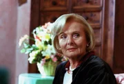 Ruth-Maria Kubitschek (Gertrude von Tratzberg).