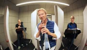 Kyrill (Barnaby Metschurat), Anderson (Oliver Stritzel) und Bowman (Michael Schenk) in dem Hörspiel "Delay"