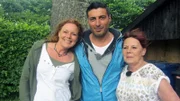 Trödelprofi Sükrü Pehlivan mit Ursula (re.) und deren Tochter Melodie