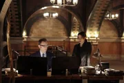 (v.l.n.r.) Harold Finch (Michael Emerson); Sameen Shaw (Sarah Shahi)