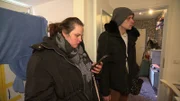 Nach dem Wasserschaden dürfen Malena, Jerome und die Kids zurück in die Wohnung, wo aber eine böse Überraschung auf sie wartet.