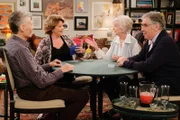 (v.l.n.r.) Harry (Elliott Gould); Judy (Linda Lavin); Lenore (Christina Pickles); Dick (Fred Willard)