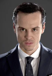 Der diabolische Schurke Moriarty (Andrew Scott) setzt alles daran, seinen Erzfeind Holmes ins Verderben zu stürzen.