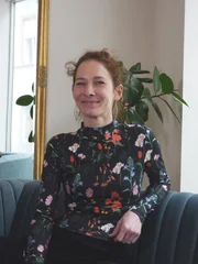 Judit Szücs-Philipp, Tattooartist/ Tätowiererin.