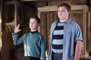 Sheldon (Iain Armitage, l.); Billy (Wyatt McClure, r.)