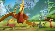 Archie (l.) würde gerne genauso gut fliegen können wie der Pterosaur Hegan (2.v.l.).