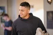 Michael Evans Behling (Jordan Baker).