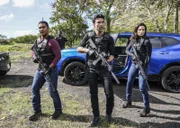 (v.l.n.r.) Junior Reigns (Beulah Koale); Adam Noshimuri (Ian Anthony Dale); Quinn Liu (Katrina Law)