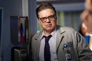 Daniel Charles (Oliver Platt)