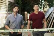 Luke Alvez (Adam Rodriguez, l.); Matt Simmons (Daniel Henney, r.)