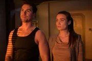 Lt. James Brice (Richard Fleeshman) und Eva Markovic (Tiana Upcheva)