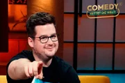 Chris Tall bei "Comedy rettet die Welt!".