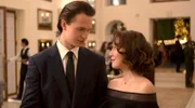 Jake (Ansel Elgort) geht mit Tozawas Geliebten Misaki (Ayumi Ito) aus.
