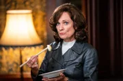 Birdie Birnside (Catherine McClements)