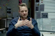 Klingelt bei Kommissar Oliver Huth vom Landeskriminalamt Nordrhein-Westfahlen das Telefon: Seine italienischen Kollegen haben ein verdächtiges Gespräch eines gesuchten ’Ndrangheta-Boss in Wuppertal abgehört.