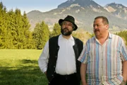 Kommissar Korbinian Hofer (Joseph Hannesschläger, re.) ahnt, dass Ernst Golling (Dieter Kurt Fischer, li.) nur die halbe Wahrheit sagt.