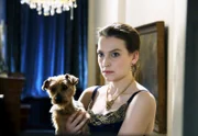 ARD GELD.MACHT.LIEBE, Folge 15, 1001 NACHT, Deutschland 2009, Regie Helmut Metzger, am Donnerstag (01.09.11) um 01:50 Uhr im Ersten. Elena (Jana Klinge) will nicht, dass ihre Kinder einen Hund geschenkt bekommen.