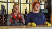(v.li.): Katharina Straßer (Vicky), Veronika Polly (Emma Buntinger)