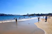 Der Strand von Acapulco mit der Grand Lady im Hintergrund.